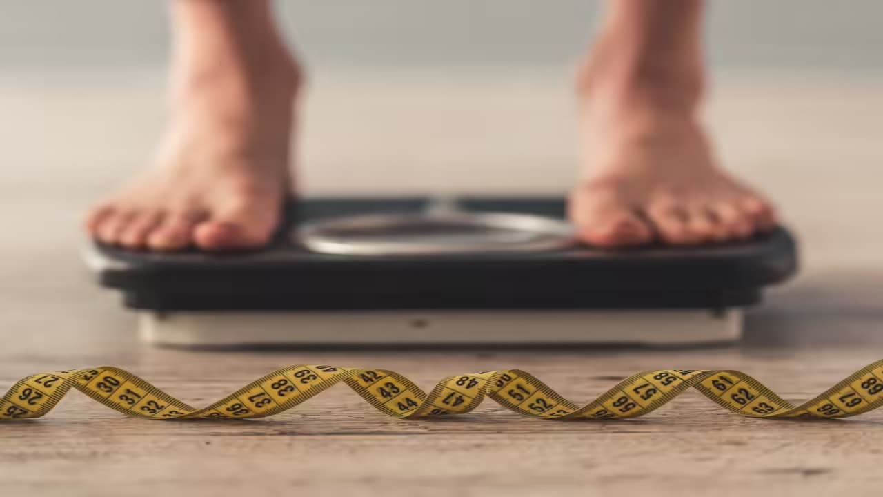 Weight scale and measuring tape for tracking fitness progress